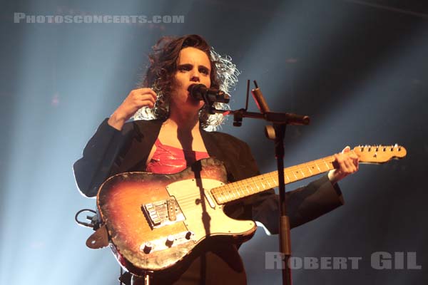 ANNA CALVI - 2018-06-15 - PARIS - Gaite Lyrique - 